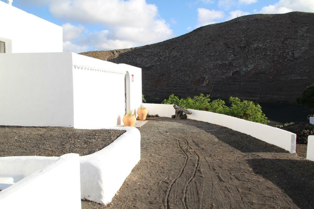 Casa Caldera Guiguan Villa Tinajo Exterior photo